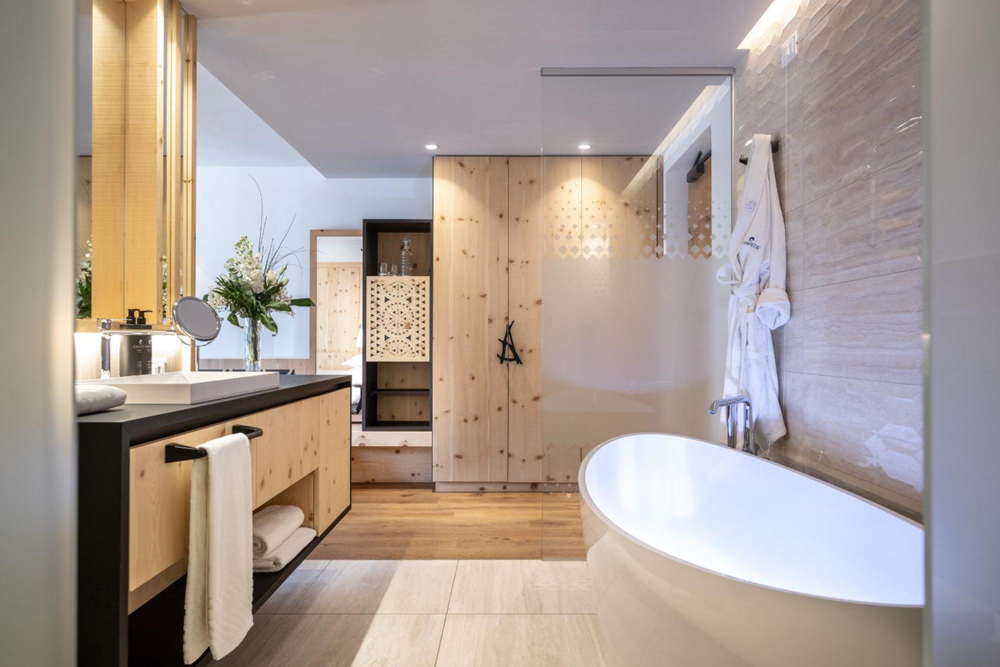 Deluxe Junior Suite,1605443740:JPEG